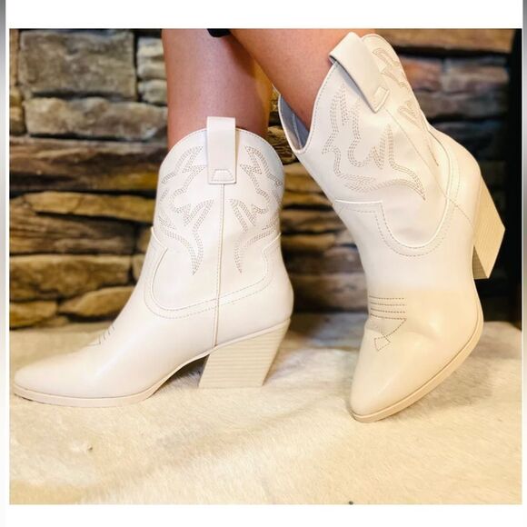 Beige Western Cowboy Booties - Picture 4 of 7